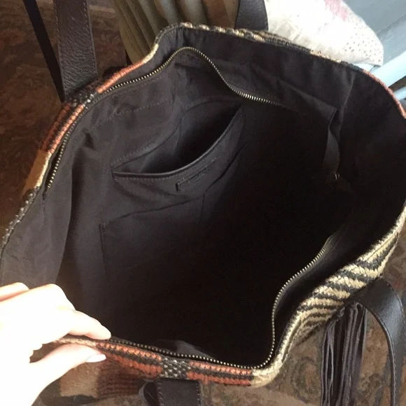 Zara Multicolor Woven Tote Bag - Picture 2 of 3